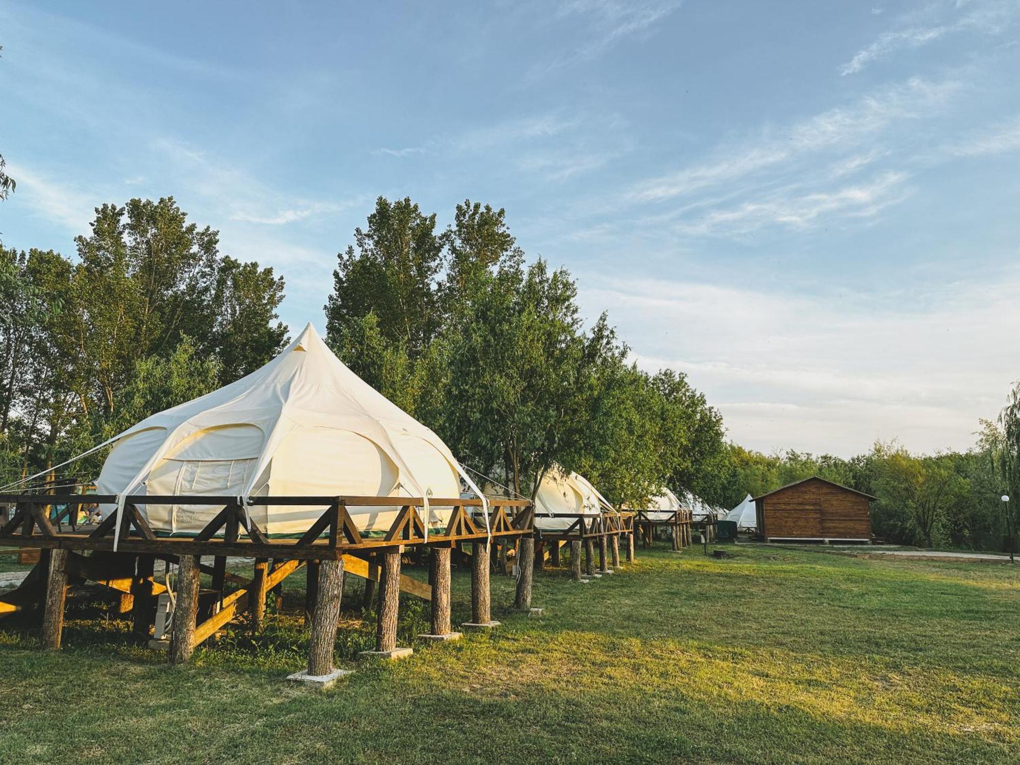 Zaga Zaga Sat Otel Tecuci Dış mekan fotoğraf